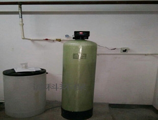 临汾市工业软化水设备冀彩神v8玻璃钢罐体