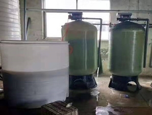 临汾市硬水处理食品级树脂全自动软化水冀彩神v8玻璃钢罐体